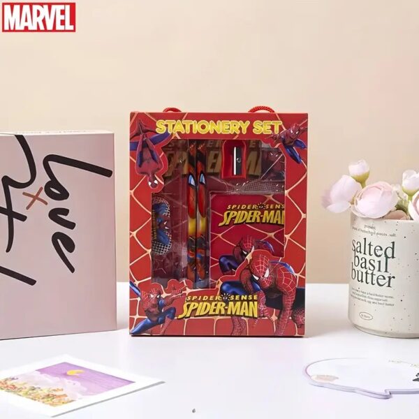 Kirjatarvete komplekt Spiderman