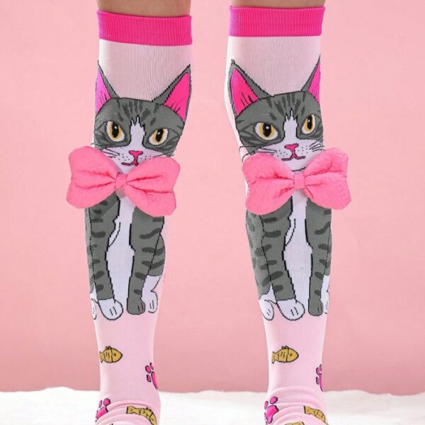 Laste põlvikud kassiga