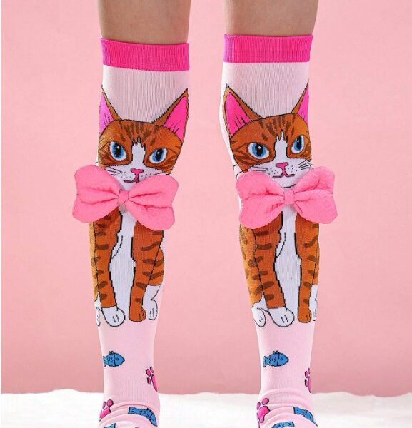 Laste põlvikud kassiga