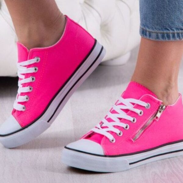 Neoonroosad tennised